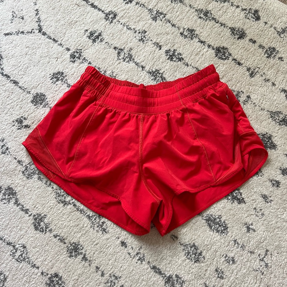Lululemon Hotty Hot Short 2.5